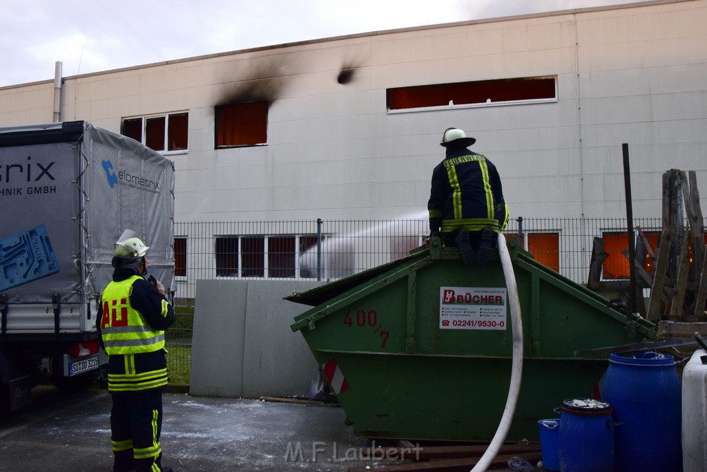 Grossbrand Halle Troisdorf Kriegsdorf Junkersring P201.JPG - Miklos Laubert